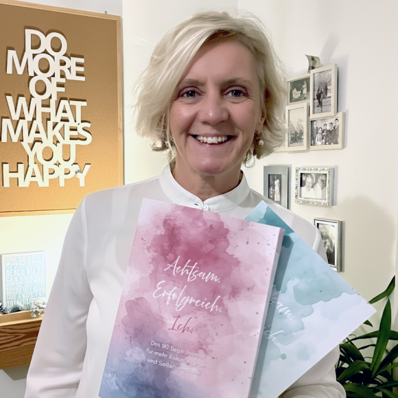 Renate mit den Journals
